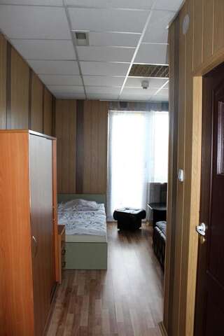 Хостелы Hostel Kigo Олькуш Бюджетный двухместный номер с 1 кроватью или 2 отдельными кроватями-1